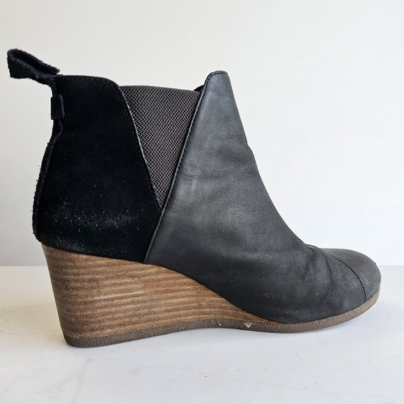 Toms black wedge black leather and suede booties women's 9.5 flawed - Picture 2 of 9